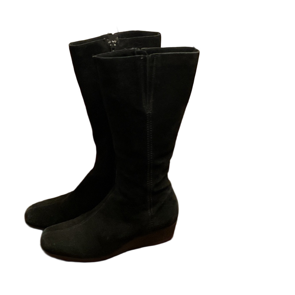 La CANADIENNE Elegant Black Suede Wedge Boots